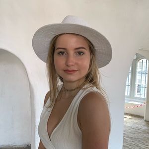 Meet your Posher, Sophie